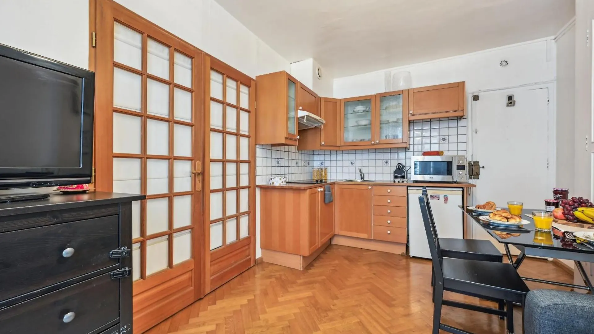 Eiffel Tower & Hotel Des Invalides - 1Br - Cityapartmentstay Paris France